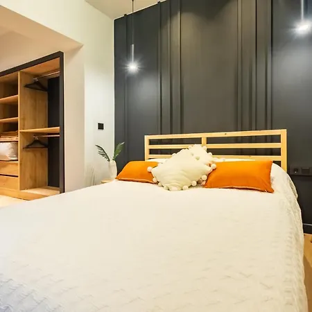 Comfortable And Central Flat Near Kadikoy Shore Close To Popular Attractions In Kadikoy