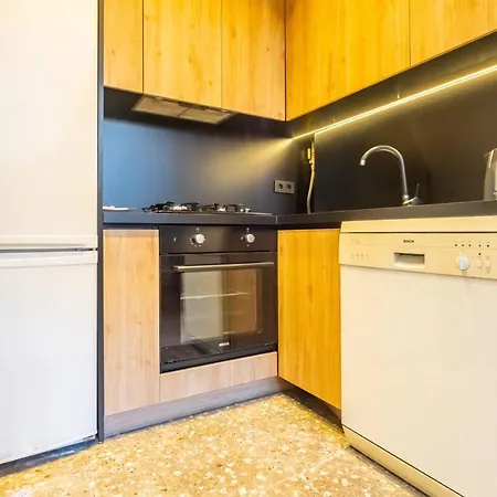 Apartment Comfortable And Central Flat Near Kadikoy Shore Close To Popular Attractions In Kadikoy