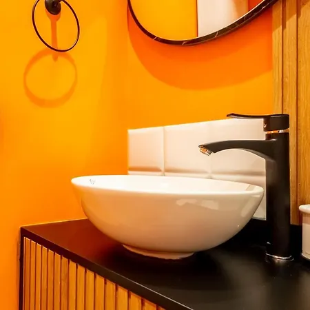 Comfortable And Central Flat Near Kadikoy Shore Close To Popular Attractions In Kadikoy Apartment