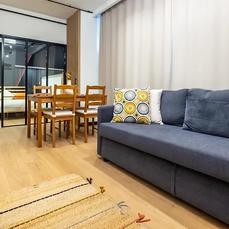 Comfortable And Central Flat Near Kadikoy Shore Close To Popular Attractions In Kadikoy *
