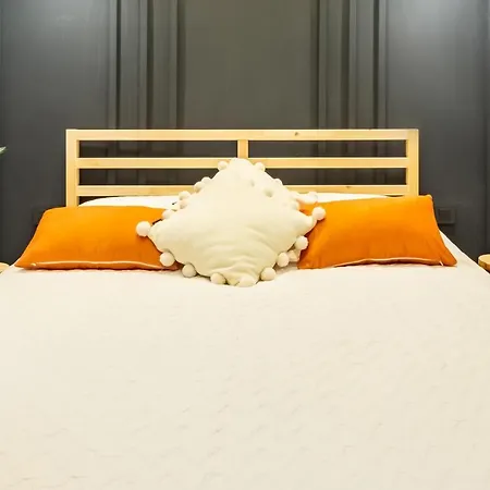 Comfortable And Central Flat Near Kadikoy Shore Close To Popular Attractions In Kadikoy *